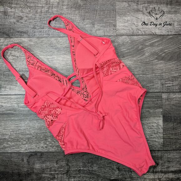 Wevswe Deep V One Piece Swimsuir Size M - Picture 4 of 4